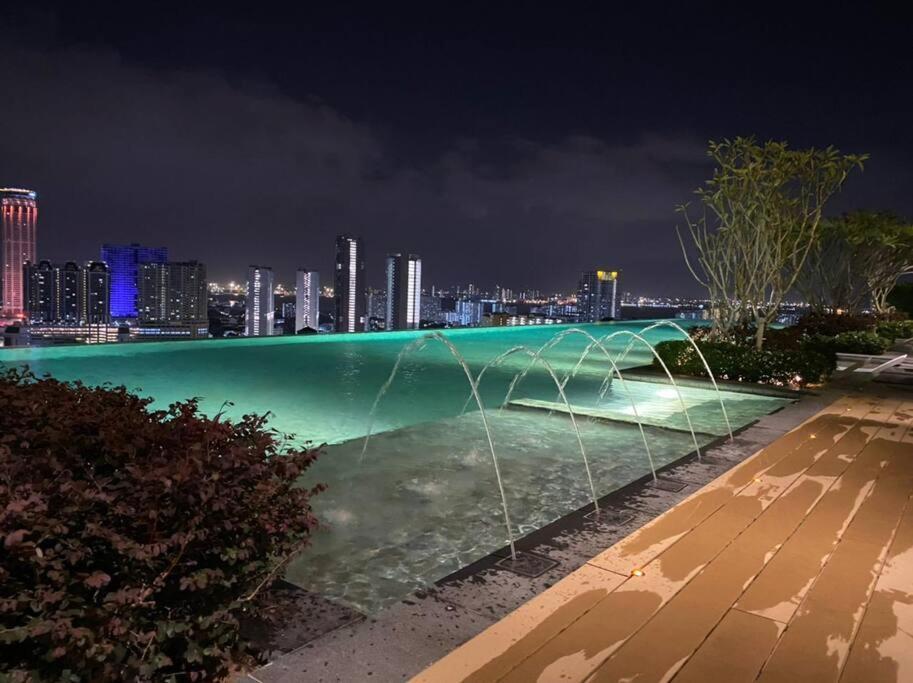 2br Luxury #rooftoppool #beacon