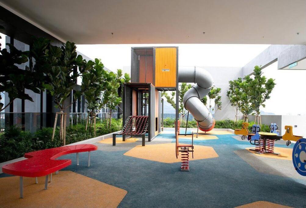 2br Luxury #rooftoppool #beacon Apartment George Town
