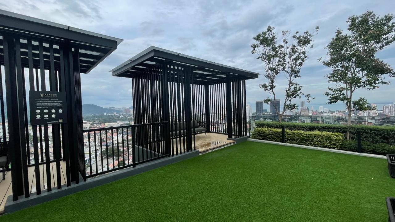 2br Luxury #rooftoppool #beacon George Town