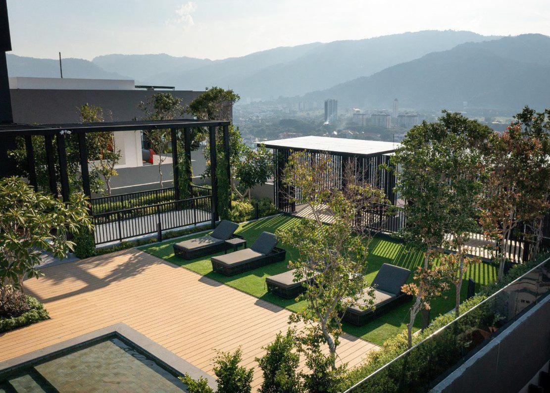 2br Luxury #rooftoppool #beacon George Town