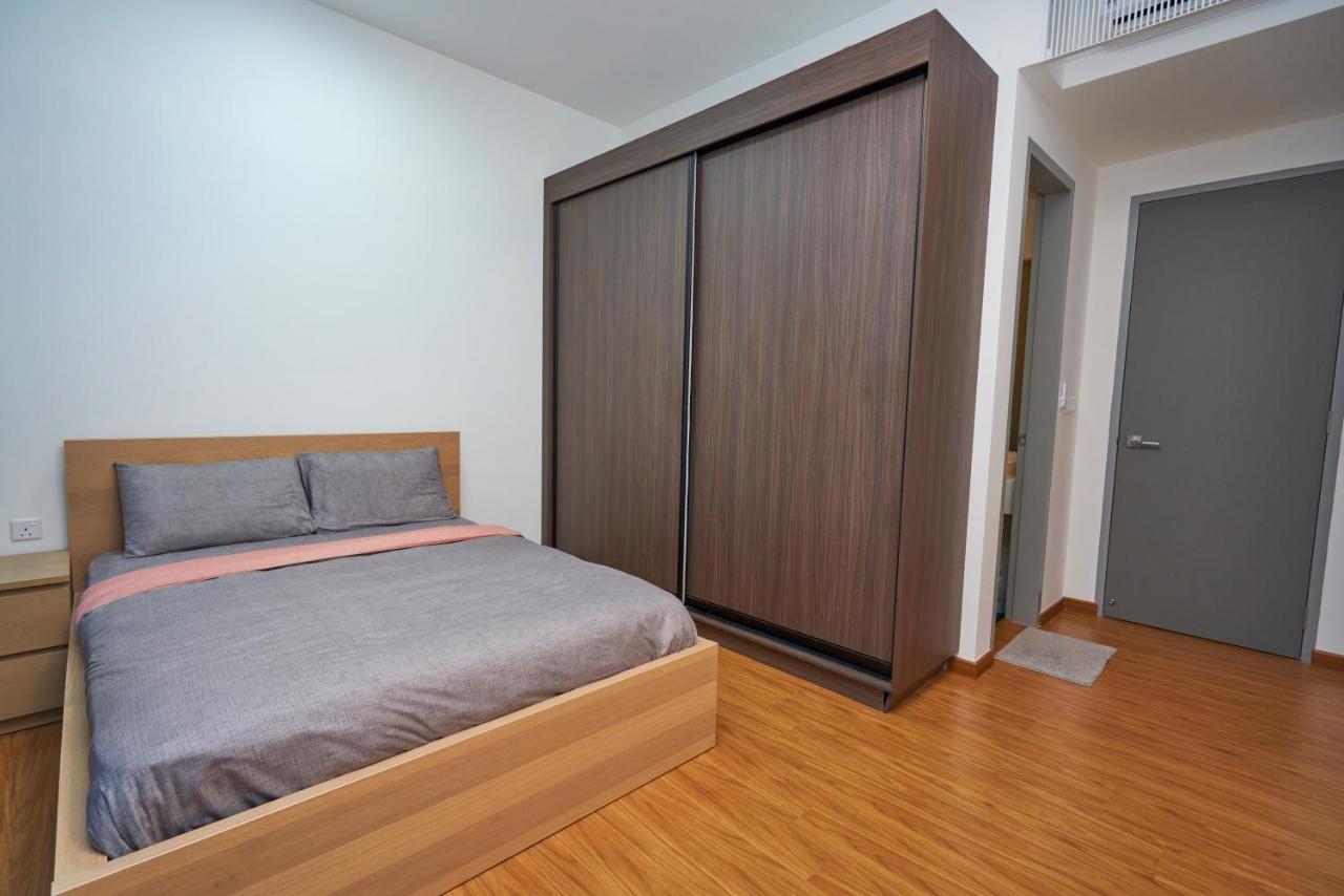 Apartment 2br Luxury #rooftoppool #beacon George Town